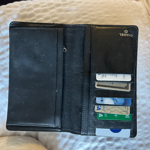 Chanel Black Caviar Timeless CC Yen Wallet - Picture 4 of 4